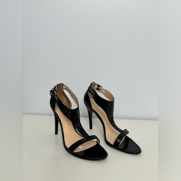 Guess Patent Leather Open-toe Stiletto
Heels - Sandals Size 8 - Picture 2 of 9